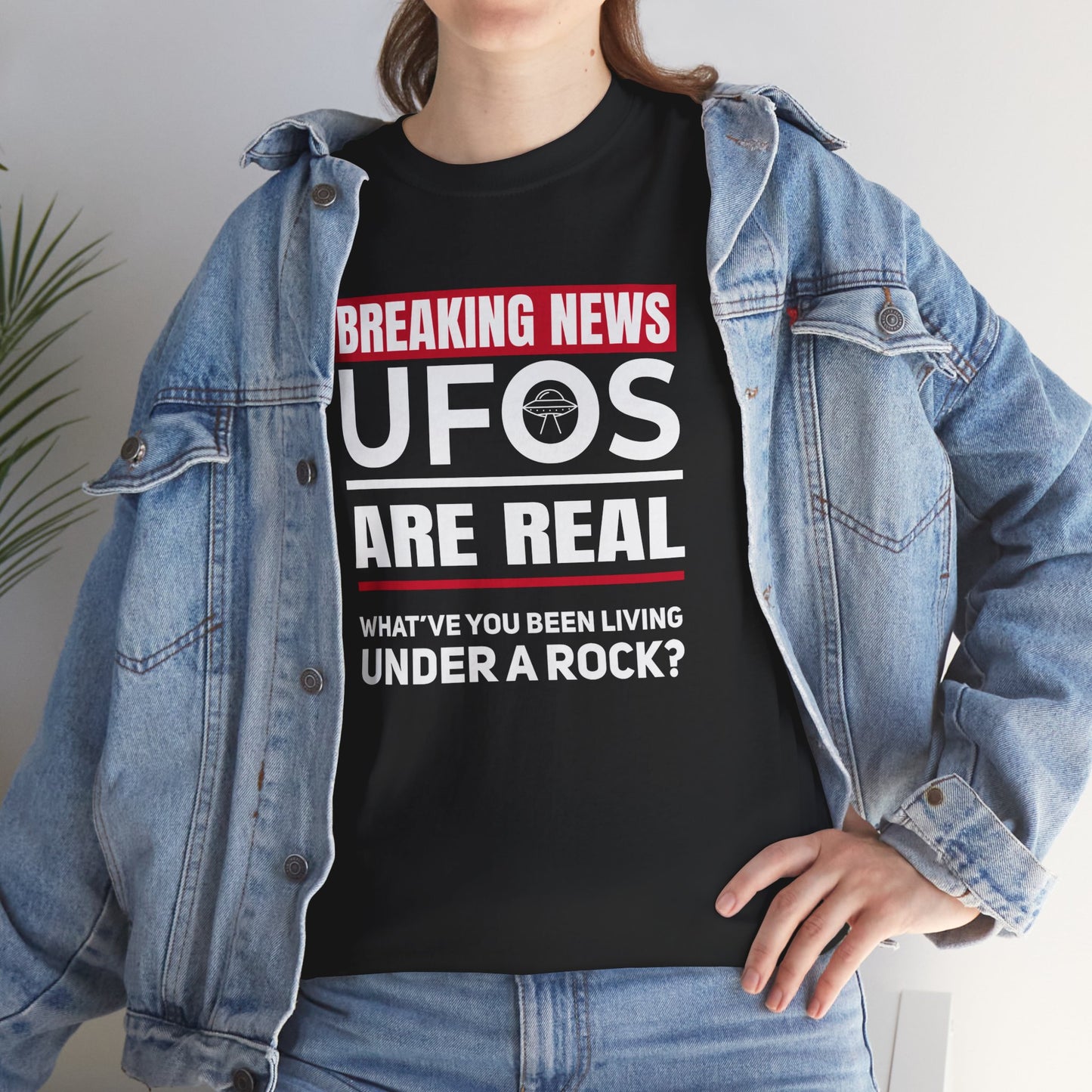 Breaking News: UFOs Are Real – Unisex Heavy Cotton Tee (Black)
